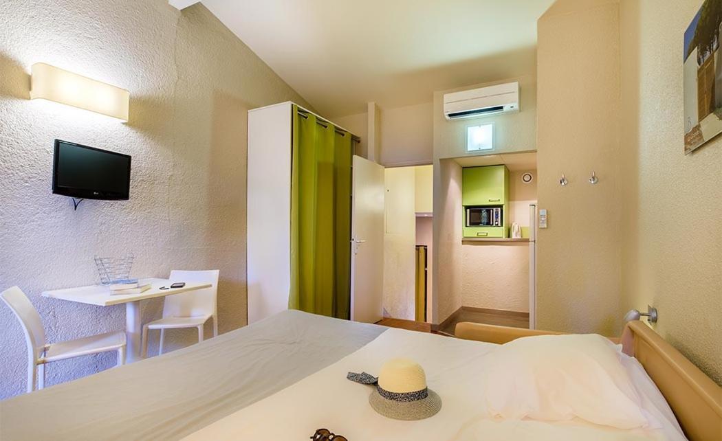 מלון Belambra Clubs La Colle-Sur-Loup - Les Terrasses De Saint-Paul De Vence חדר תמונה